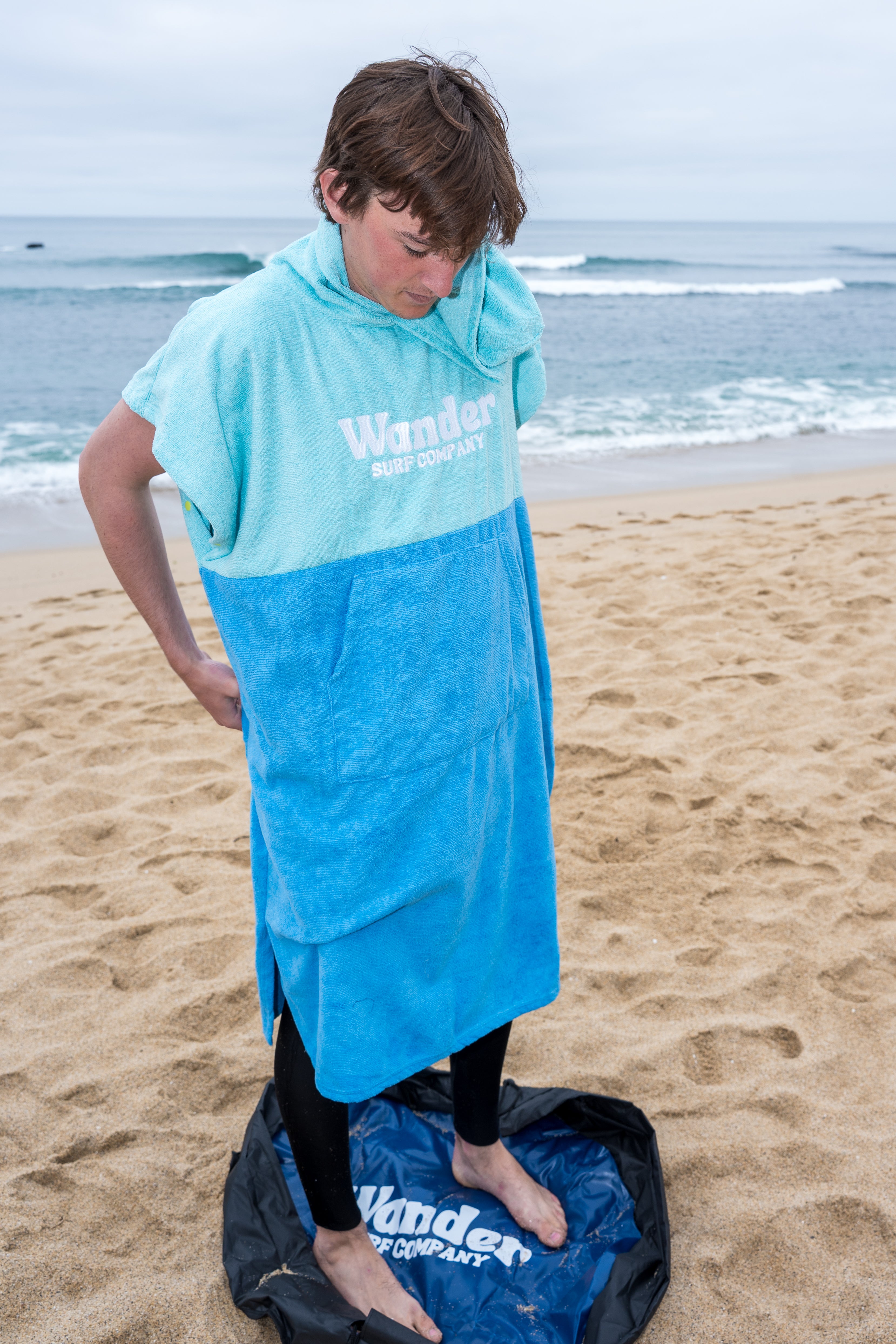 Breakwater Changing Poncho Light/Dark Blue