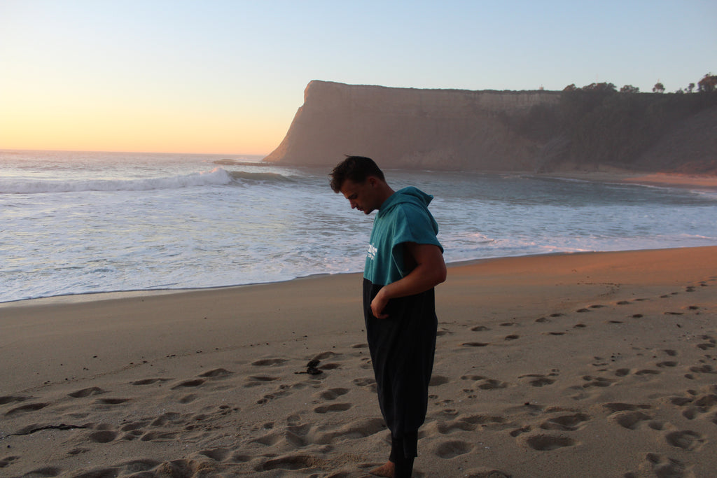 Breakwater Changing Poncho Teal/Black