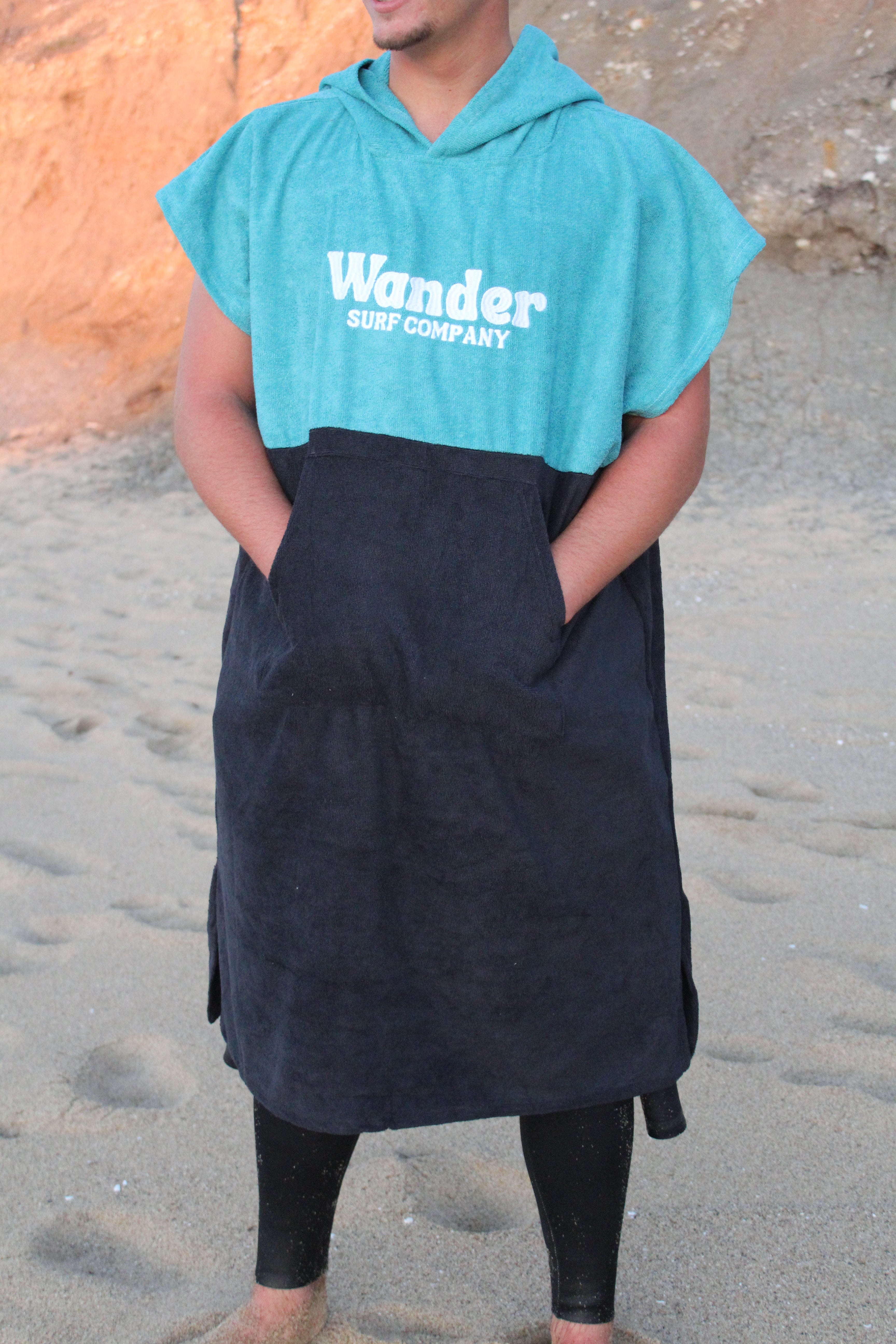 Breakwater Changing Poncho Teal/Black