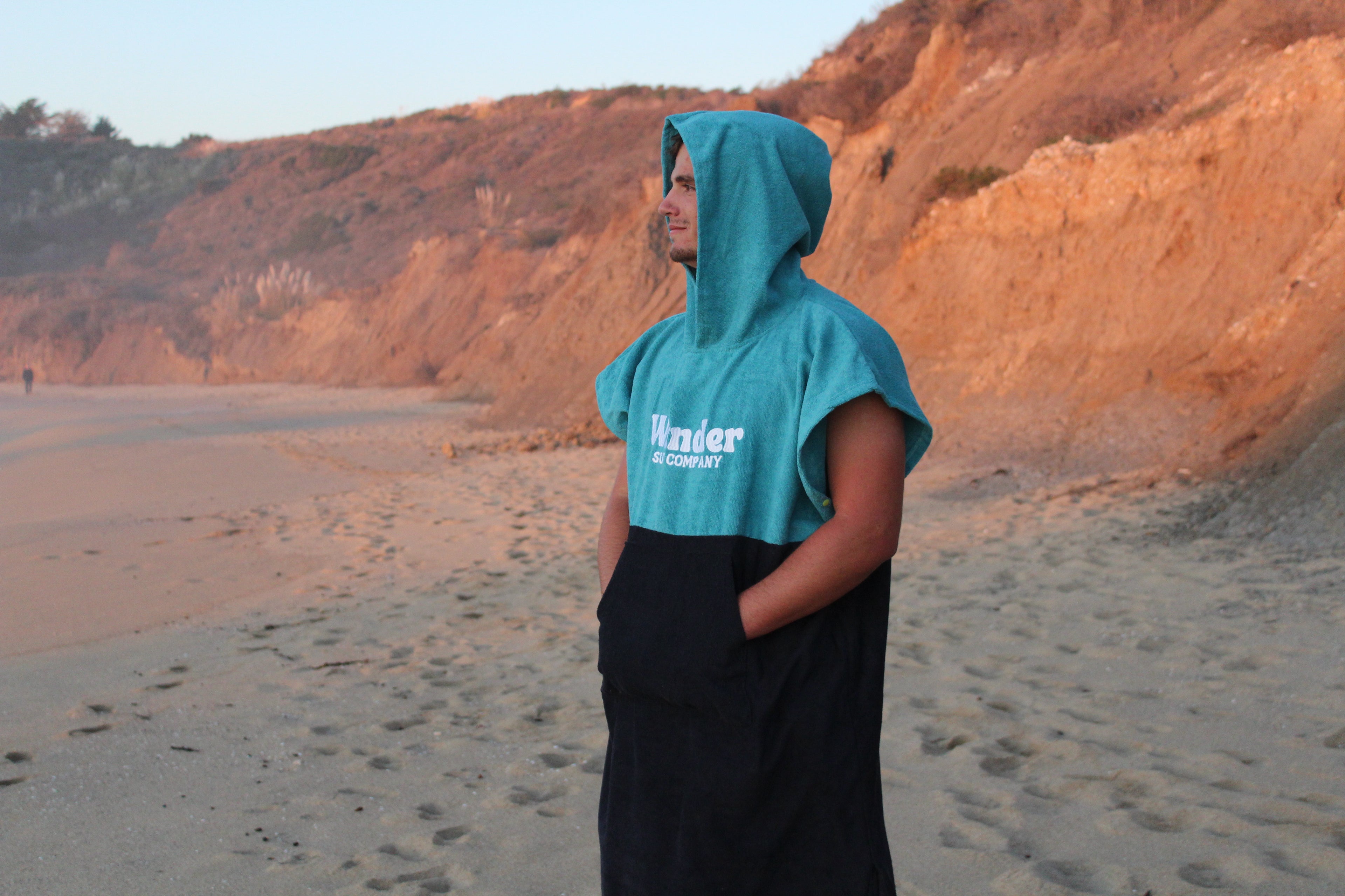 Breakwater Changing Poncho Teal/Black